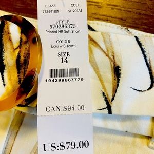 White House Black Market Soft Short THE 5” SHORT